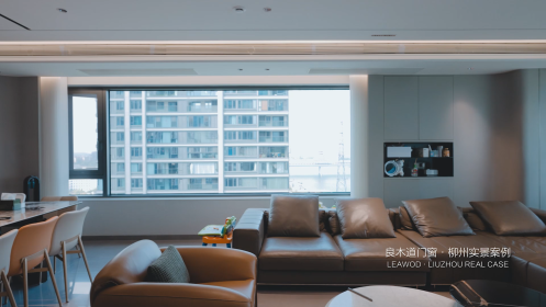 良木道門(mén)窗：簡(jiǎn)約時(shí)尚，奢華品質(zhì)，打造都市舒適生活